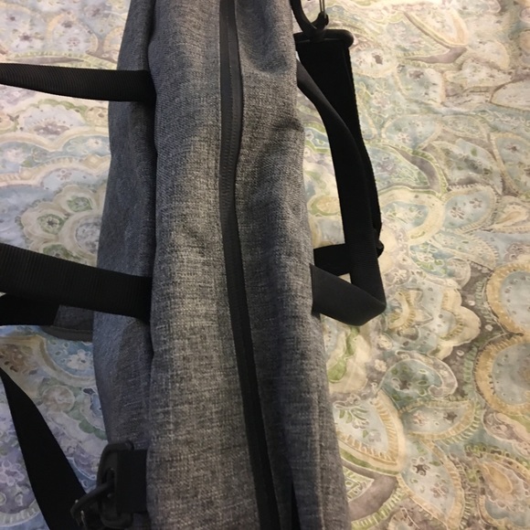 Herschel Sandford Messenger Bag, Raven Crosshatch - Picture 4 of 8